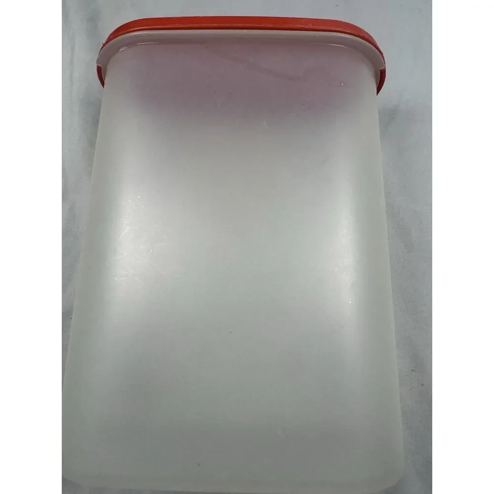 Tupperware Refrigerator Keeper 9.75 Cup Storage Container Red Lid Vintage